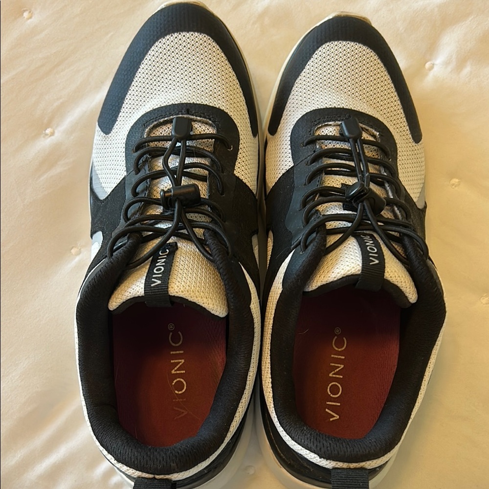 Vionic Women’s Black and White Athletic Shoes - Picture 3 of 8